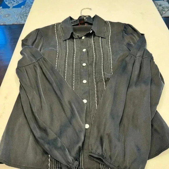 Barami Black & White SILK Pleated Button Down Top with puff long sleeves Size M - Picture 7 of 8